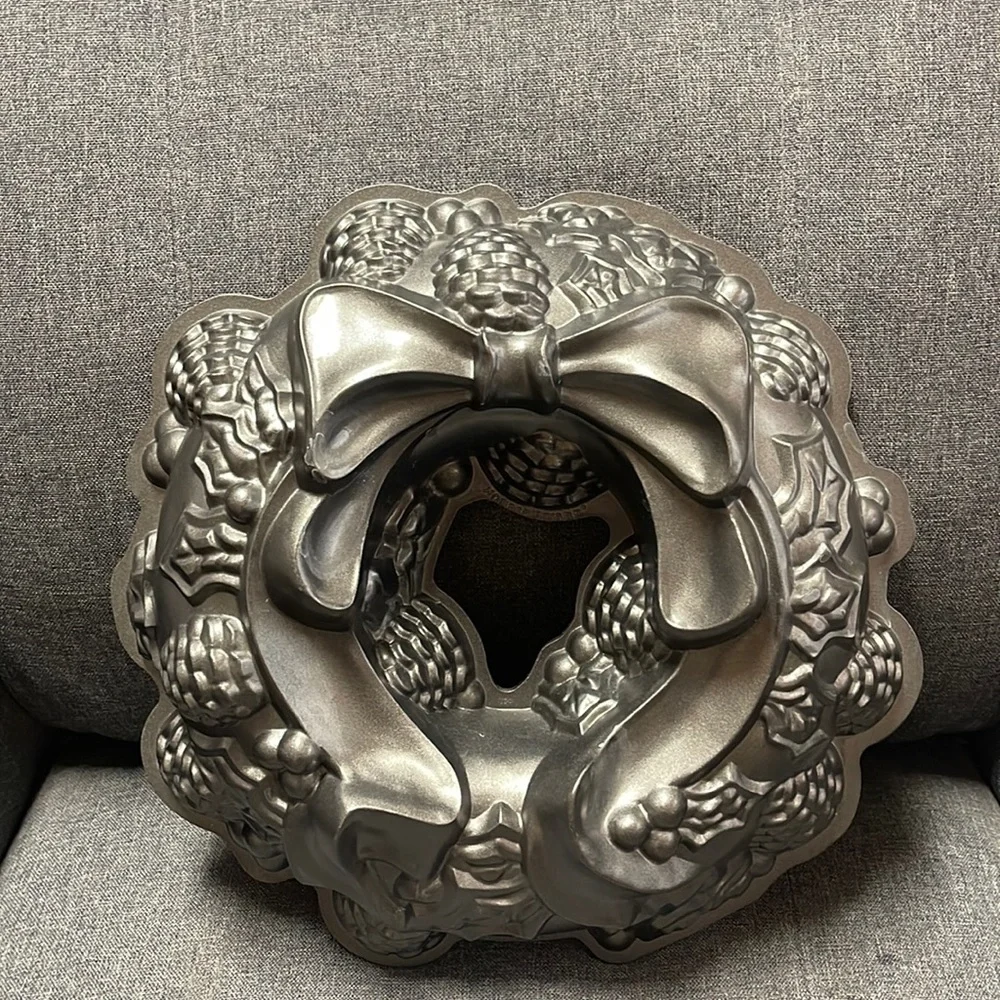 Nordic Ware Christmas Holiday Wreath Pan